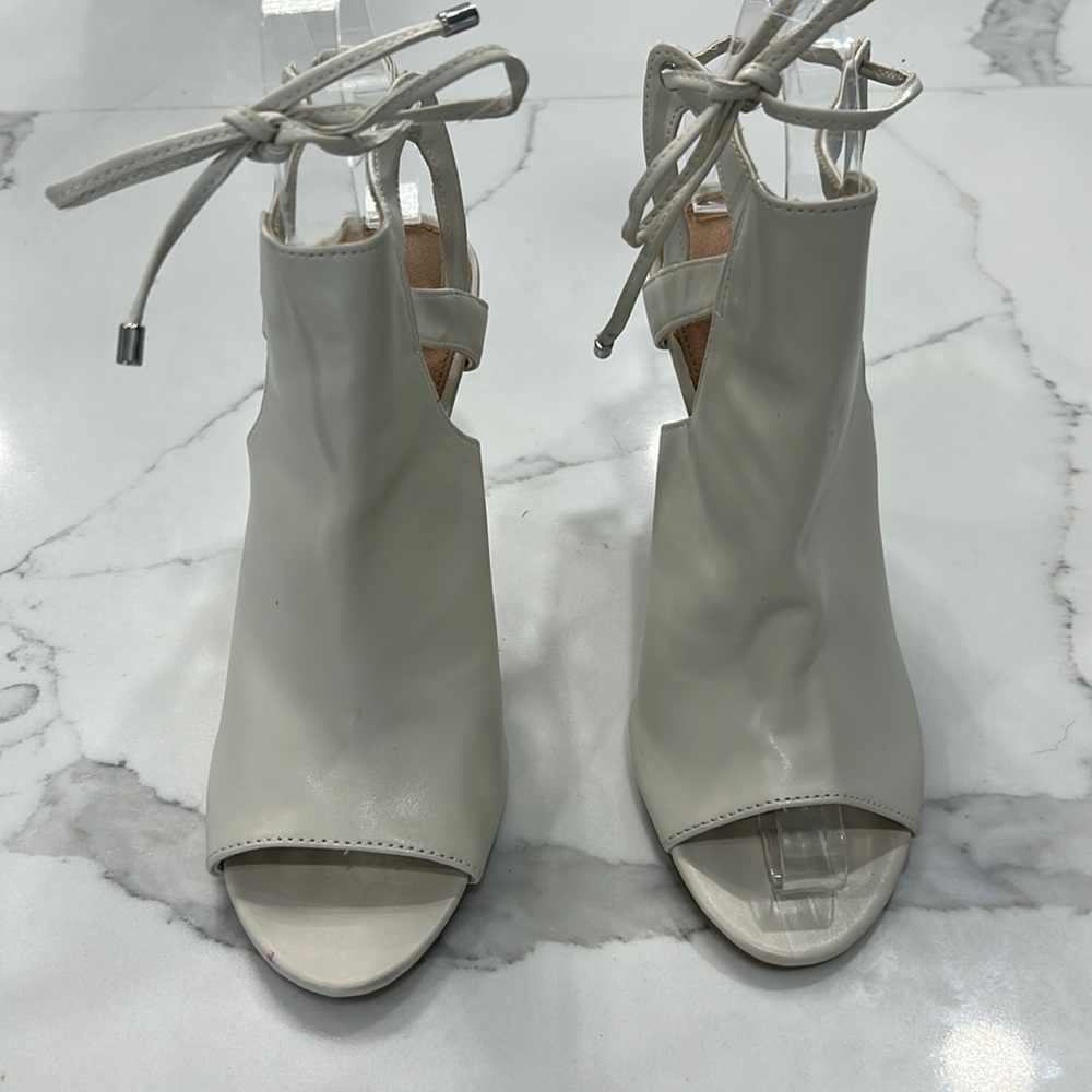Brash Peekaboo Open Toe Tie Up Heels. Size 5.5
